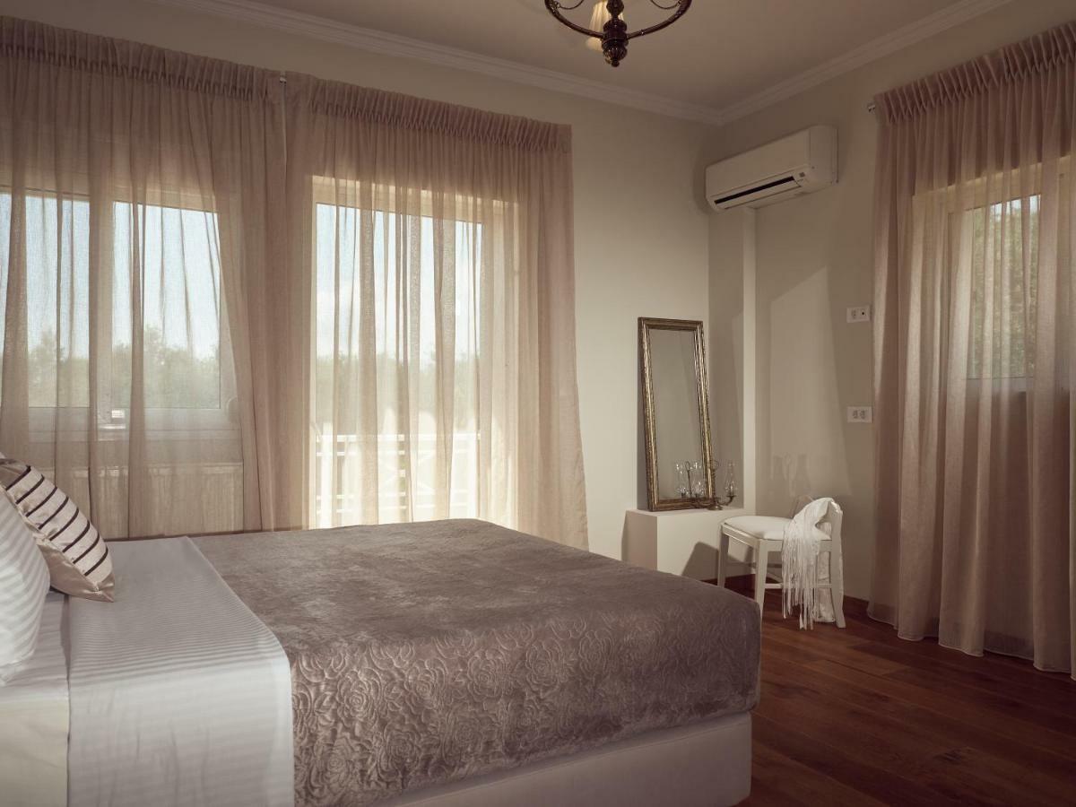 Golden July Luxury Villa Akrotiri  Extérieur photo