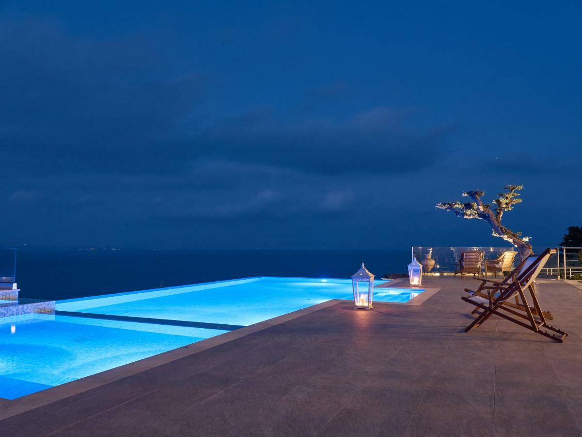 Golden July Luxury Villa Akrotiri  Extérieur photo